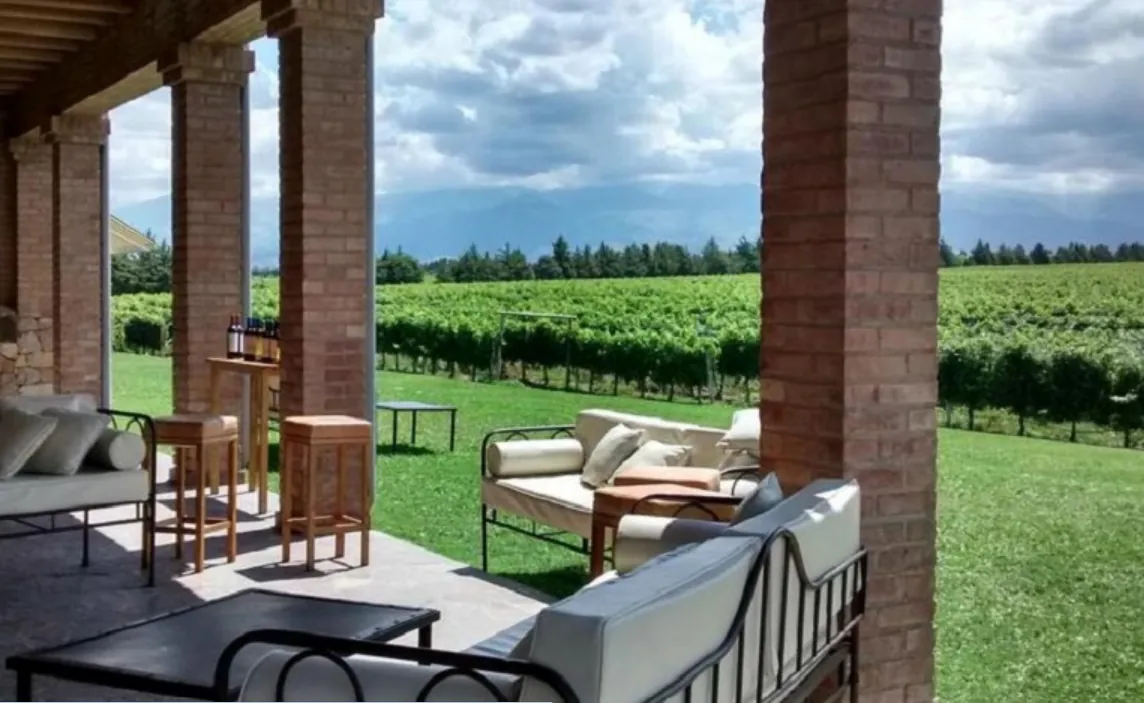 Bodegas vanguardistas del Valle de Uco con vista a los Andes, Mendoza